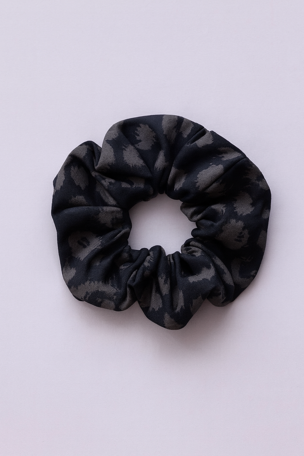 Scrunchie Leo Black | Hey Honey & Active Wear