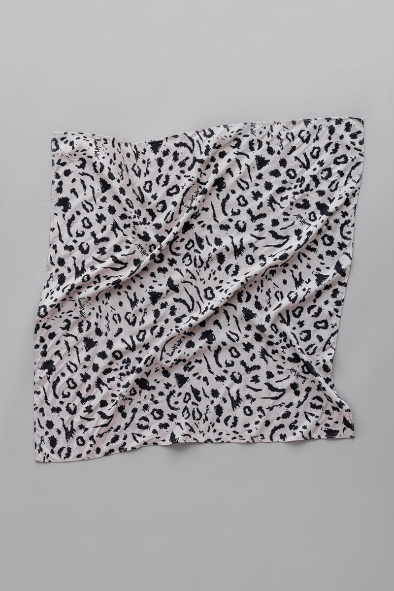 Big Scarf Mono Leo Oatmeal | Hey Honey & Active Wear