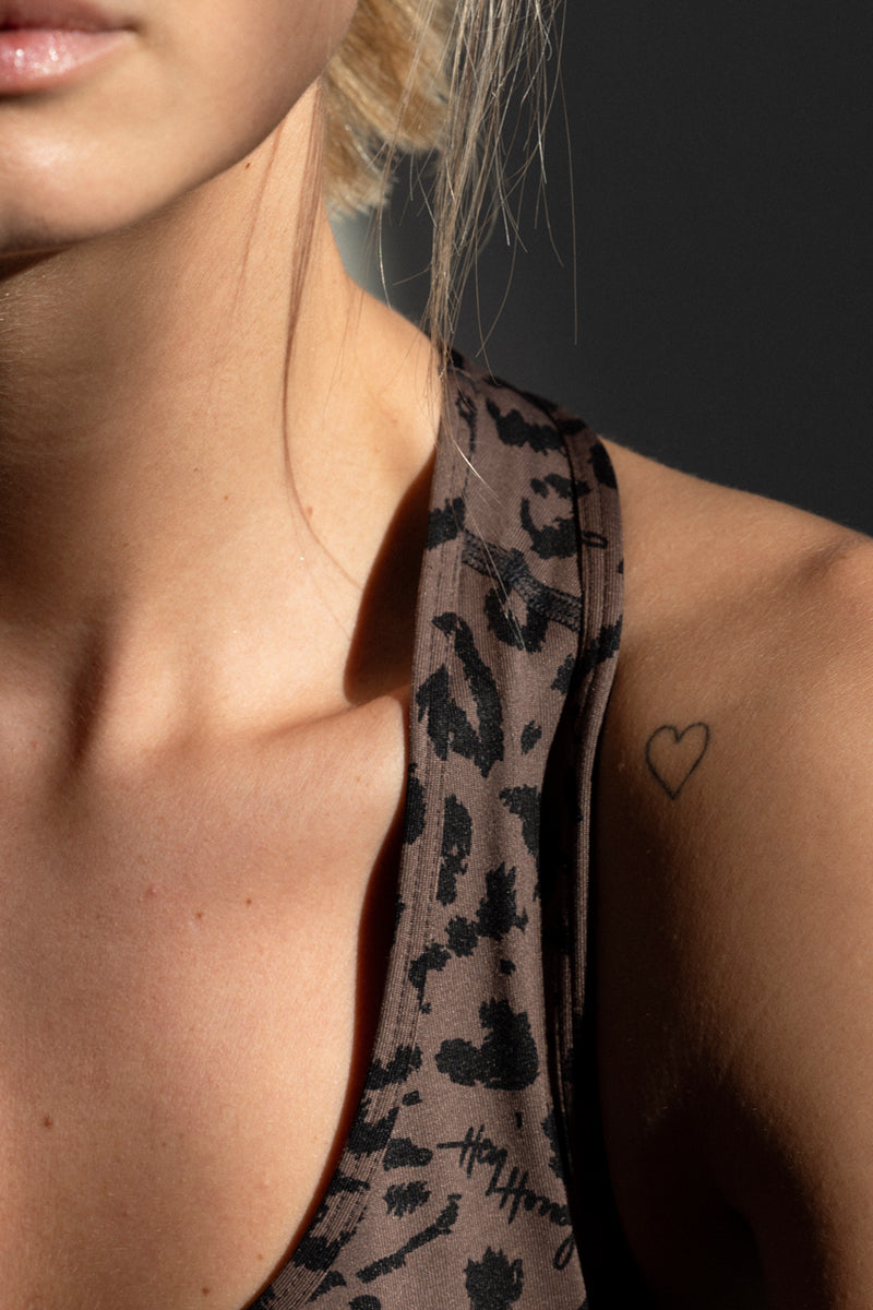 Racerback Bra Mono Leo Soft Brown | Hey Honey & Active Wear